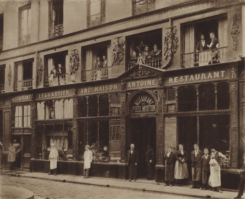 Pied-de-Mouton 餐厅，rue Vauvilliers（黑白照片） 作者 （之后）法国摄影师