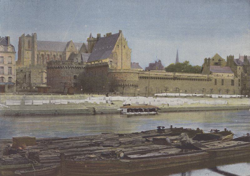 南特，Le Chateau（彩色照片）。 作者 （之后）法国摄影师