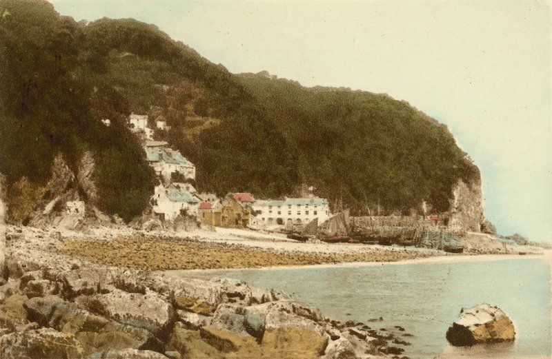 Clovelly来自海滩 作者 英国摄影师