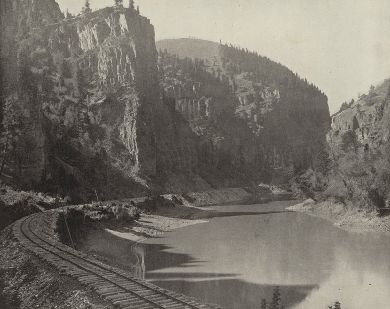 Echo Cliffs, Canyon of the Grand River, Colorado (b/w photo) 作者 美国摄影师（后）