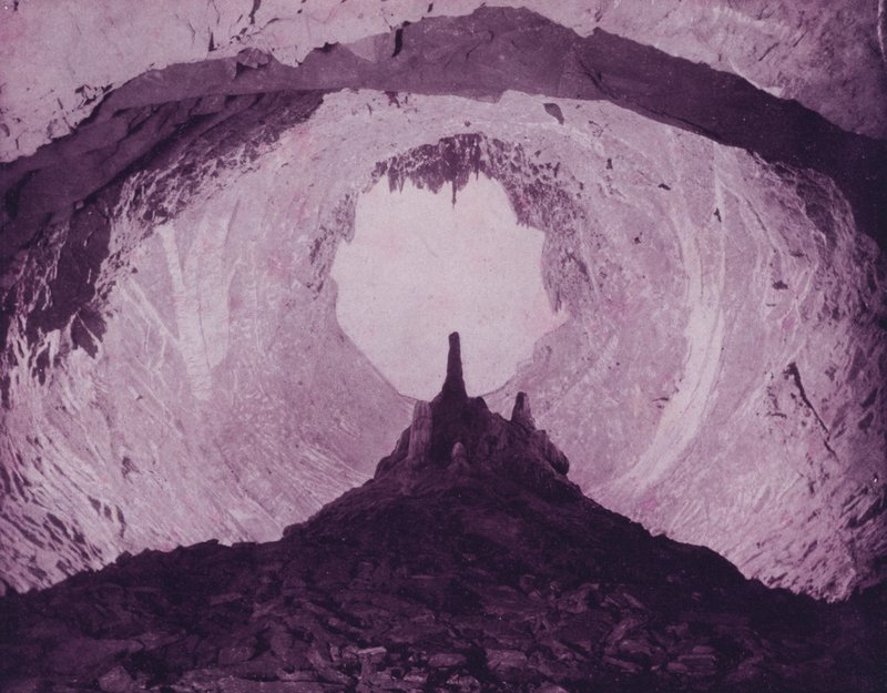 印第安纳州怀安多特洞华莱士穹顶的纪念碑山（黑白照片）。 作者 美国摄影师（后）