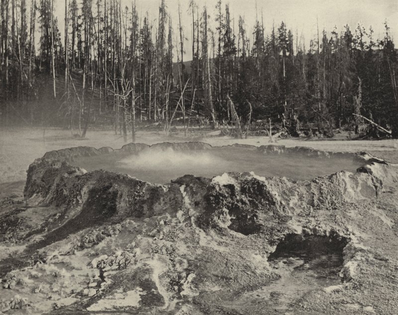 The Punch Bowl, Yellowstone National Park (b/w photo) 作者 美国摄影师（后）