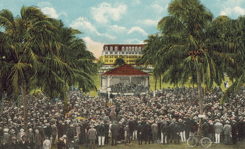 佛罗里达州迈阿密，约 1925 年：威廉-J-布莱恩阁下在皇家棕榈公园开设的圣经课（彩色照片） 作者 美国摄影师