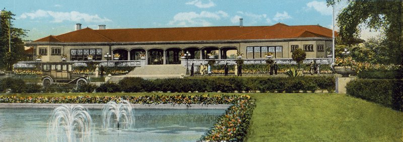 Pavilion，加菲猫公园（彩色照片） 作者 美国摄影师
