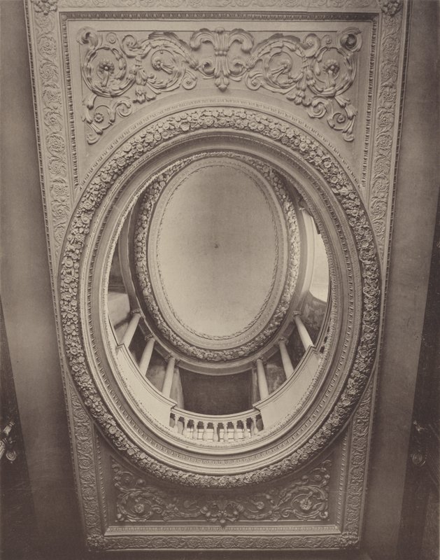Ashburnham House，威斯敏斯特，在楼梯上的冲天炉 作者 查尔斯·拉瑟姆（Charles Latham）