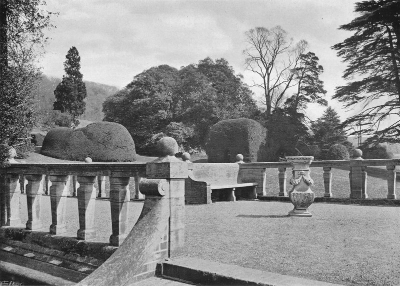 Hardwick House：一个有栏杆的露台 作者 查尔斯·拉瑟姆（Charles Latham）
