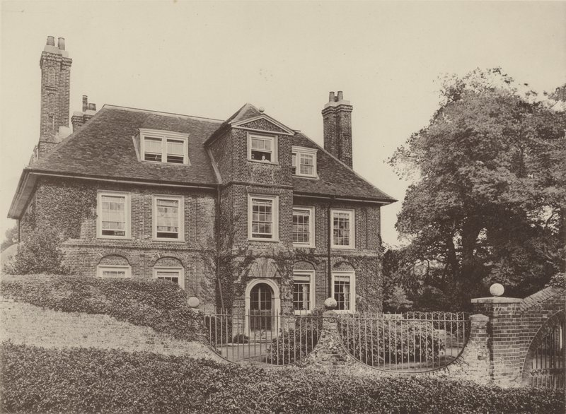 Pendell House Bletchingley，萨里 作者 查尔斯·拉瑟姆（Charles Latham）