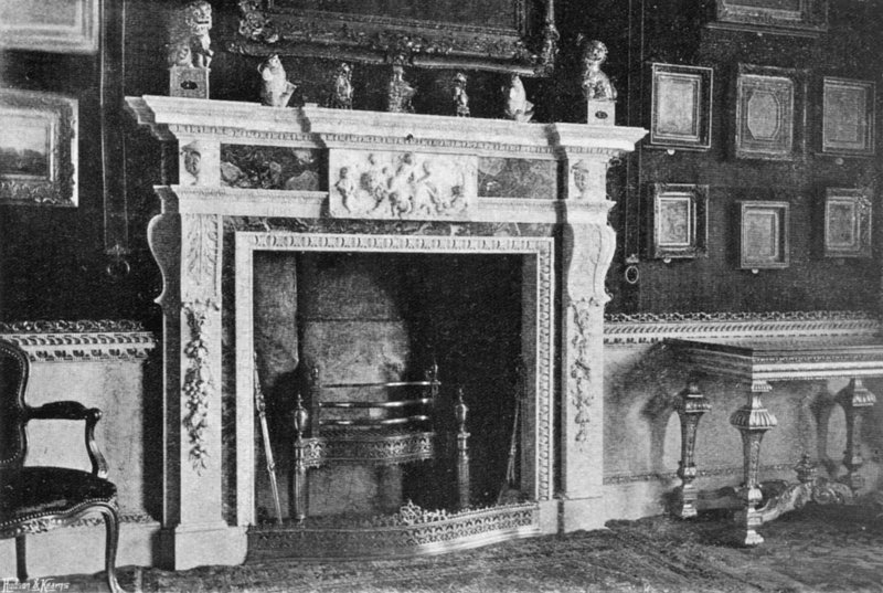 The Chimney-Piece in the Velvet Room (b/w photo) 作者 查尔斯·拉瑟姆（Charles Latham）