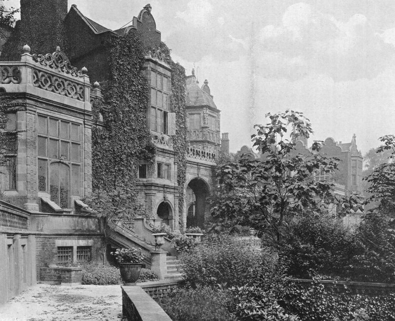 The South-West Corner (b/w photo) 作者 查尔斯·拉瑟姆（Charles Latham）