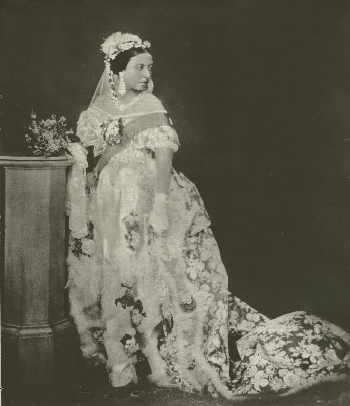 维多利亚女王，早期照片，1850年代中期 作者 英国摄影师