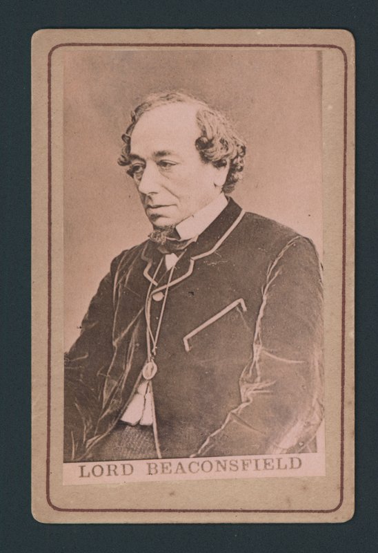 名片Benjamin Disraeli 作者 英国摄影师