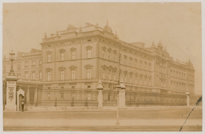 白金汉宫，1876年 作者 英国摄影师