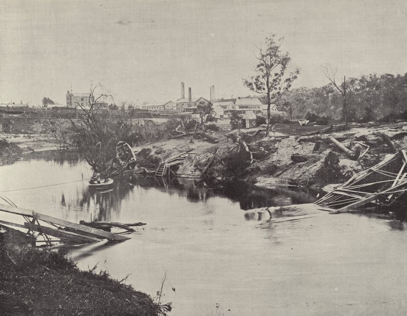 在1891年7月洪水之后，在亚拉河上的伯恩利大桥 作者 英国摄影师