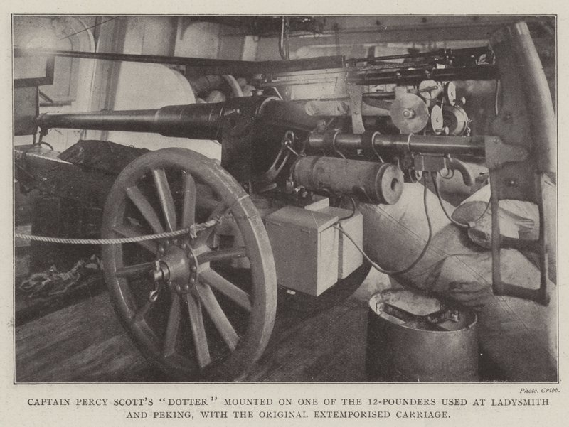 Percy Scotts Dotter船长安装在Ladysmith和Peking使用的12-Pounders之一上，带有原装的Streftorised Carriage 作者 英国摄影师