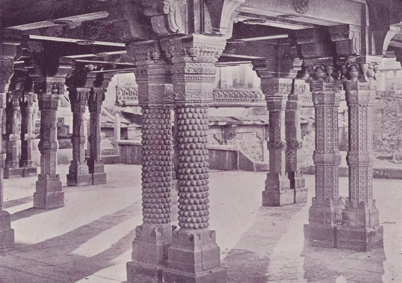 雕刻的柱子，Panch-Mahal，Futtehpur-Sikri 作者 英国摄影师