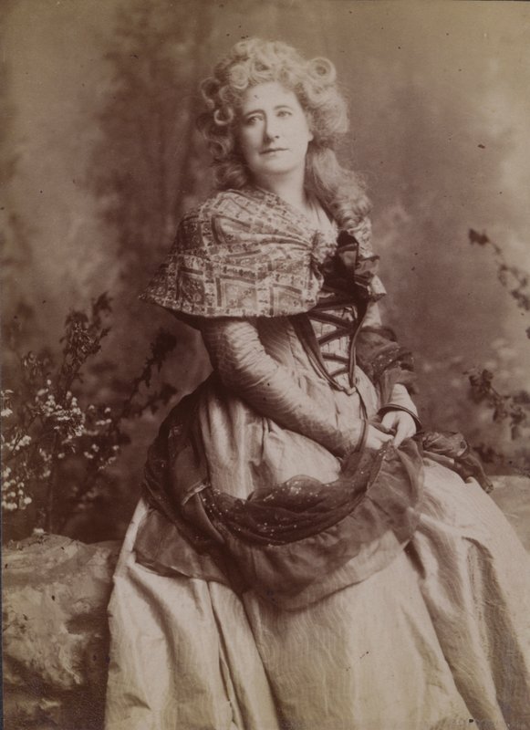 艾伦-特里（Ellen Terry）在《罗伯斯庇尔》中饰演克拉丽丝，莱西姆剧院 作者 英国摄影师