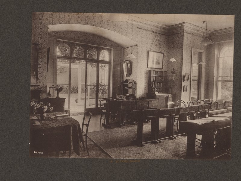 埃尔姆斯赫斯特女子学校，伦敦东芬奇利，约 1910 年（黑白照片） 作者 英国摄影师