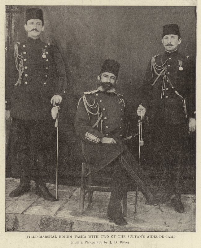 陆军元帅Edhem Pasha与两名Sultans Aides-de-Camp 作者 英国摄影师