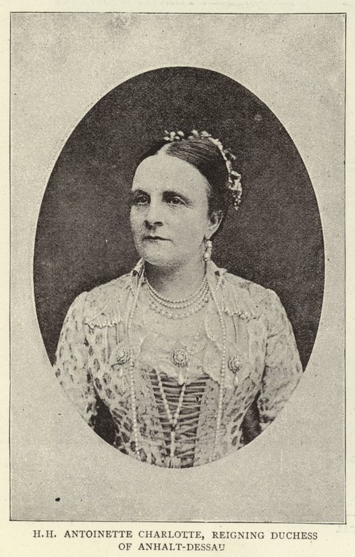 HH Antoinette Charlotte，Anhalt-Dessau的统治公爵夫人 作者 英国摄影师