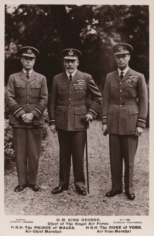 国王乔治五世，威尔士亲王和约克公爵在空军制服 作者 英国摄影师