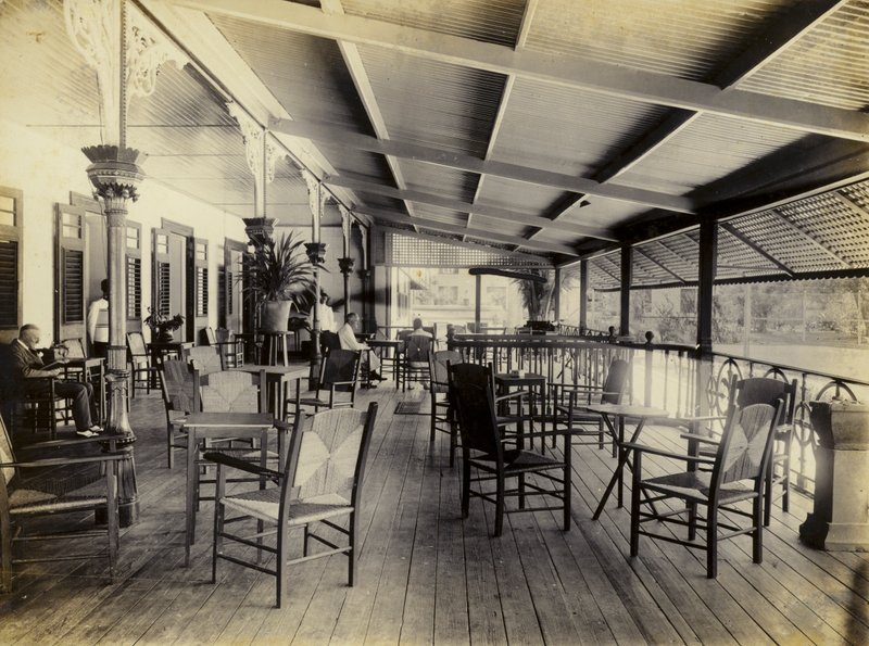Marine Hotel，Veranda，1895 作者 英国摄影师