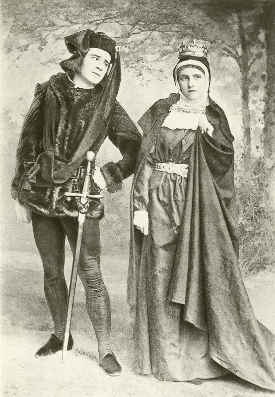 R Mansield先生和B Cameron小姐担任Richard III和Lady Anne（凹版） 作者 英国摄影师