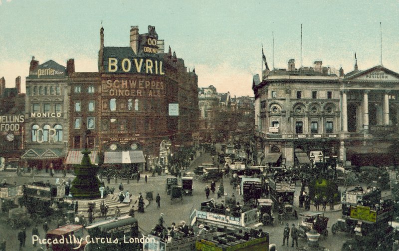 伦敦皮卡迪利广场（Piccadilly Circus）（照片）。 作者 英国摄影师