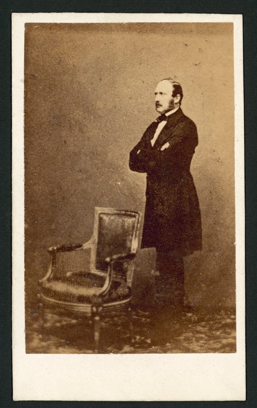 Prince Albert, standing behind a chair (b/w photo) 作者 英国摄影师