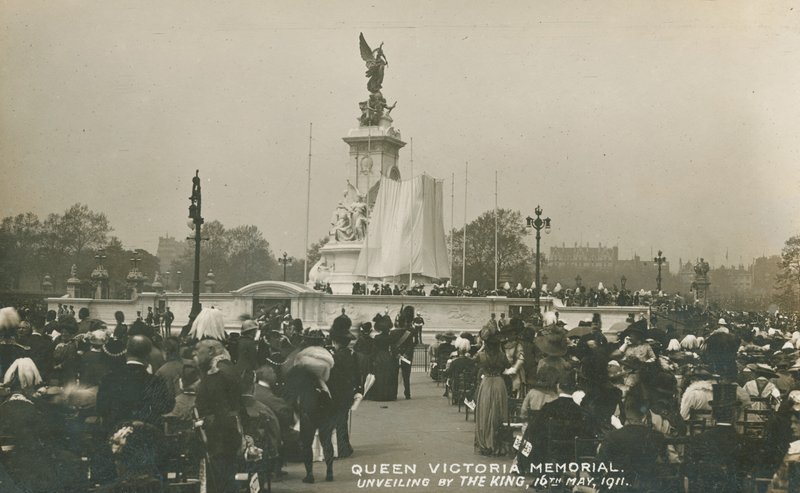 维多利亚女王纪念碑，由国王揭幕，1911年5月16日 作者 英国摄影师