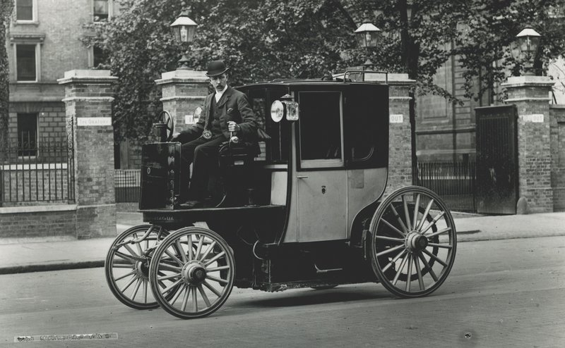 出租车 - 电动，1897-1900 作者 英国摄影师