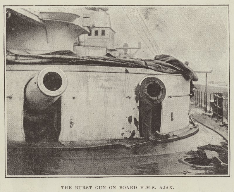 HMS Ajax上的Burst Gun 作者 英国摄影师
