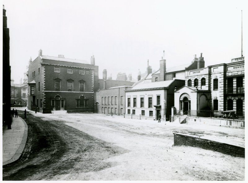 白宫法院或院子，Vanbrugh House，于1898年拆除 作者 英国摄影师