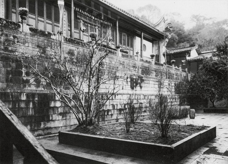 福建福州鼓山涌泉寺祈福堂（黑白照片） 作者 恩斯特·波尔施曼