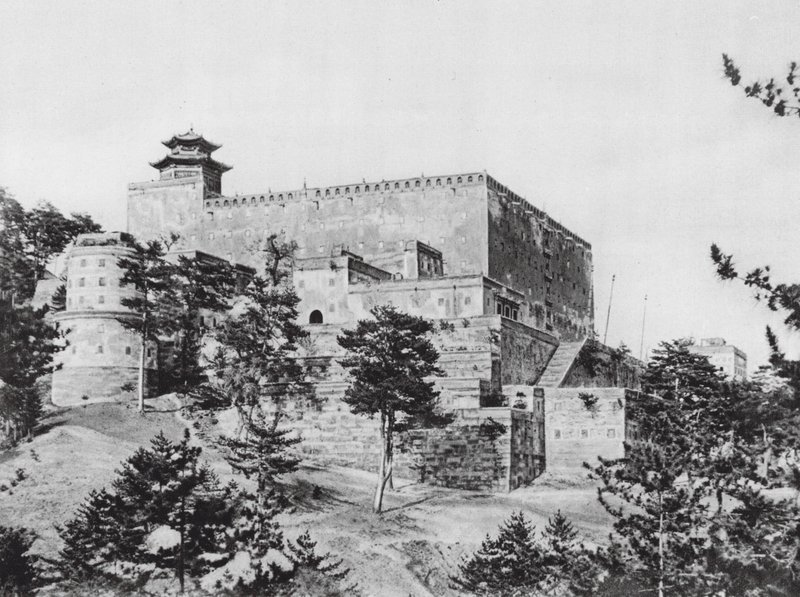 热河，布达拉宫，池里，布达拉宫主建筑，西南远景（黑白照片） 作者 恩斯特·波尔施曼