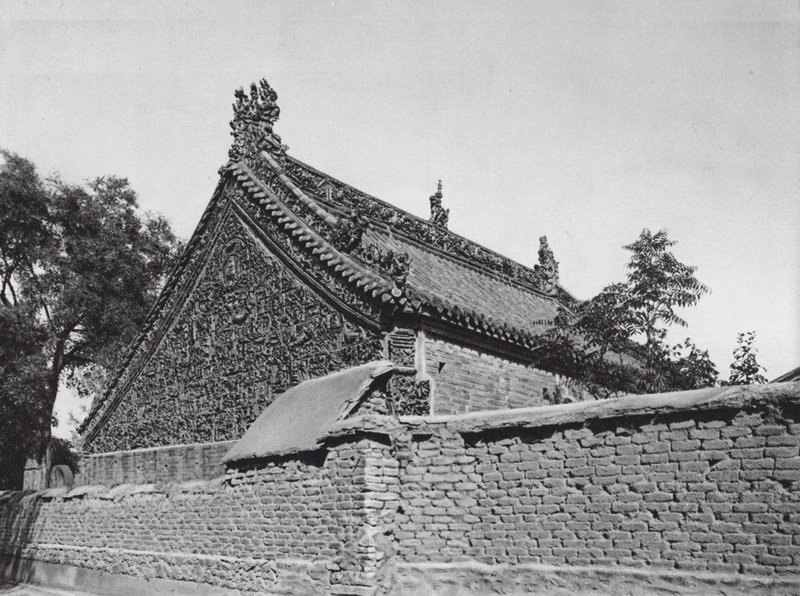 山东青阳书院，泰山庙琉璃浮雕大殿（黑白照片） 作者 恩斯特·波尔施曼