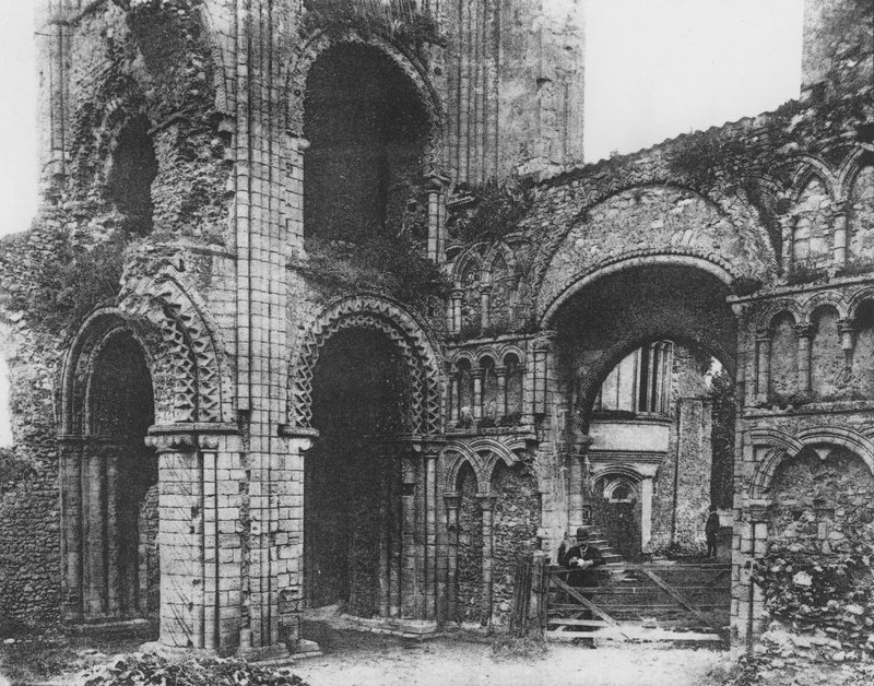 Castle Acre Priory, Norfolk, Interior of West End of Church (b/w photo) 作者 欧洲摄影师