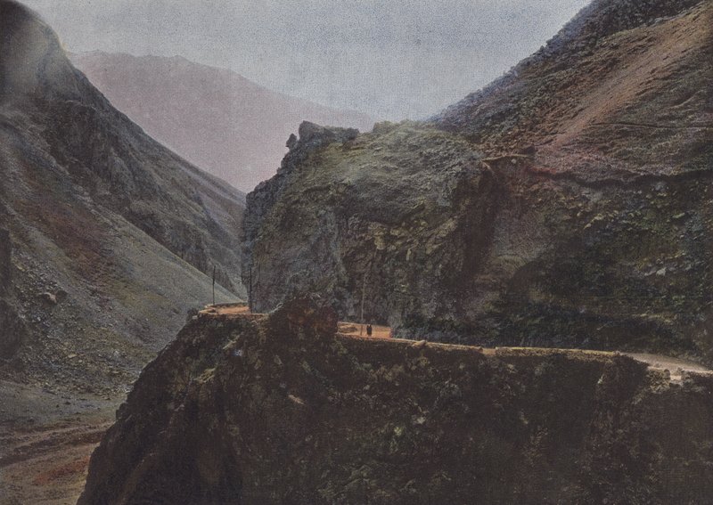 在Lars和Kasbeck之间，Georgie军事道路 作者 欧洲摄影师