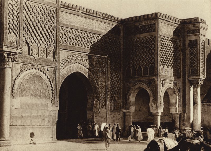 梅克内斯，宫殿门，Bab Mansour（黑白照片）。 作者 欧洲摄影师
