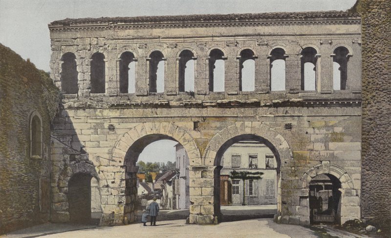 Autun，Porte Saint-Andre，Together 作者 法国摄影师