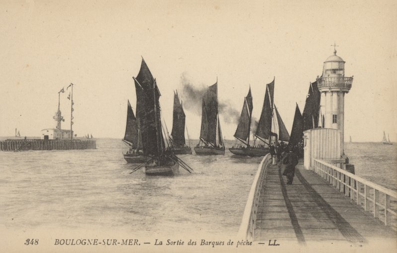 布洛涅-sur-Mer, Le Sortie des Barques de peche (b/w photo) 作者 法国摄影师