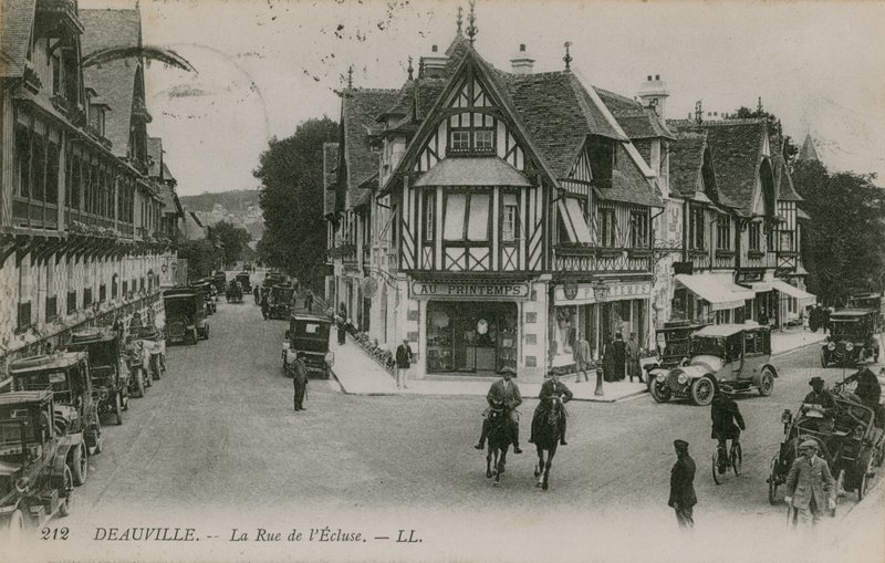 Deauville，Rue de l&39;Ecluse。明信片于1913年寄出。 作者 法国摄影师