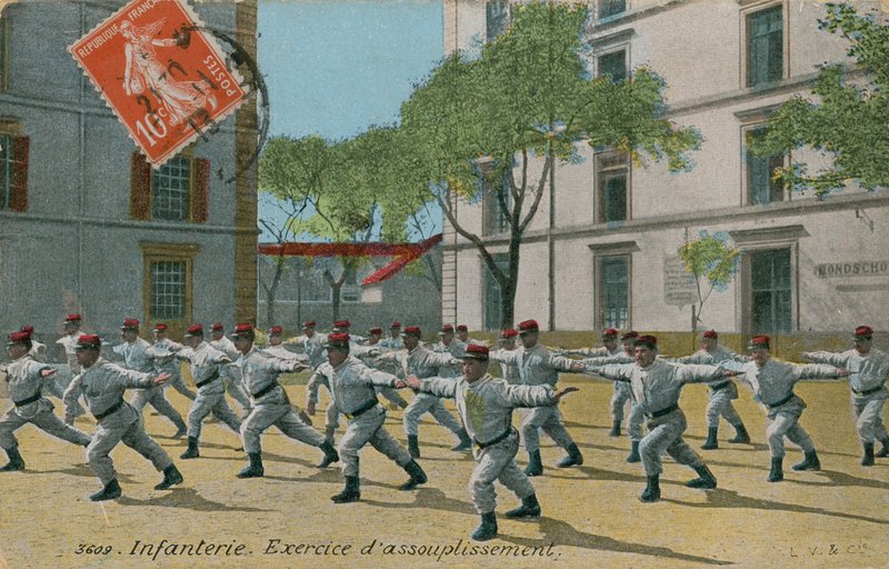 法国步兵行使，明信片于1913年发出。 作者 法国摄影师