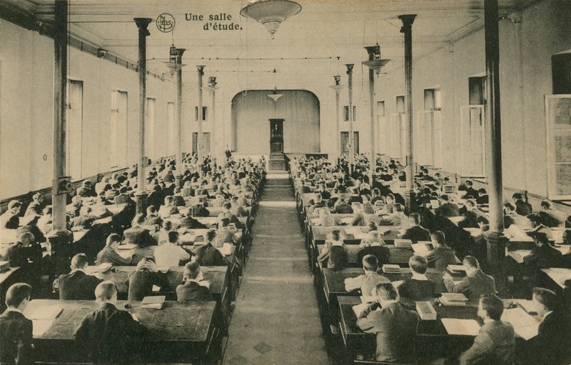 法国学校教室。 Saint-Roch，Ferrieres。明信片于1913年10月25日寄出。 作者 法国摄影师