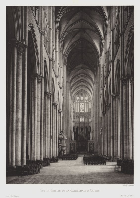 Interior view of Amiens Cathedral (b/w photo) 作者 法国摄影师