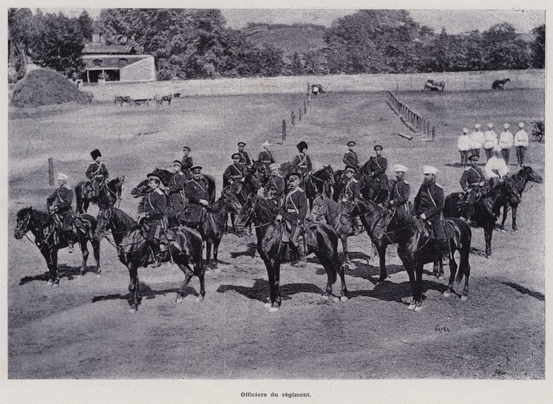 LArmee Russe: Officiers du regiment (b/w photo) 作者 法国摄影师