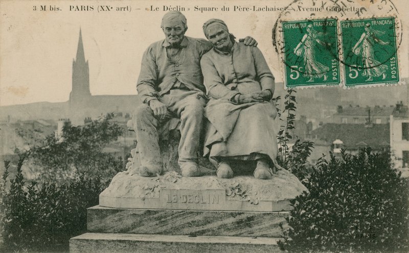 Le Declin（The Decline），雕像位于巴黎的Square du Pere Lachaise，由Clement Leopold Steiner创作。明信片于1913年寄出。 作者 法国摄影师