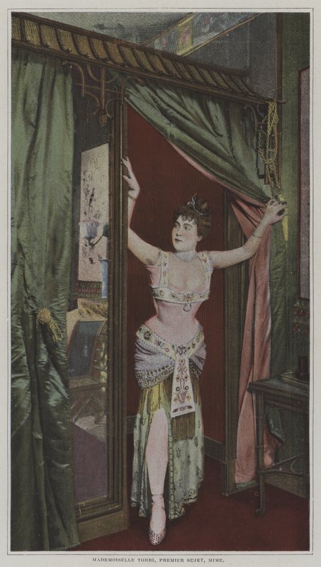 Mademoiselle Torri, premier sujet (colour photo) 作者 法国摄影师
