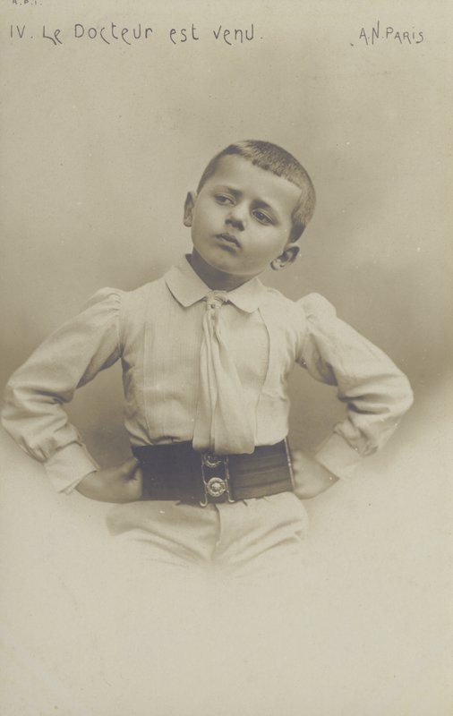Portrait of a little boy (b/w photo) 作者 法国摄影师