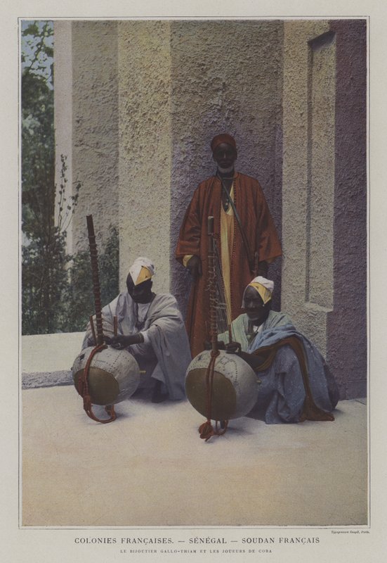 The jeweller Gallo-Thiam and cora players in the Senegal and French Sudan section of the Exposition Universelle 1900, Paris (colour photo) 作者 法国摄影师