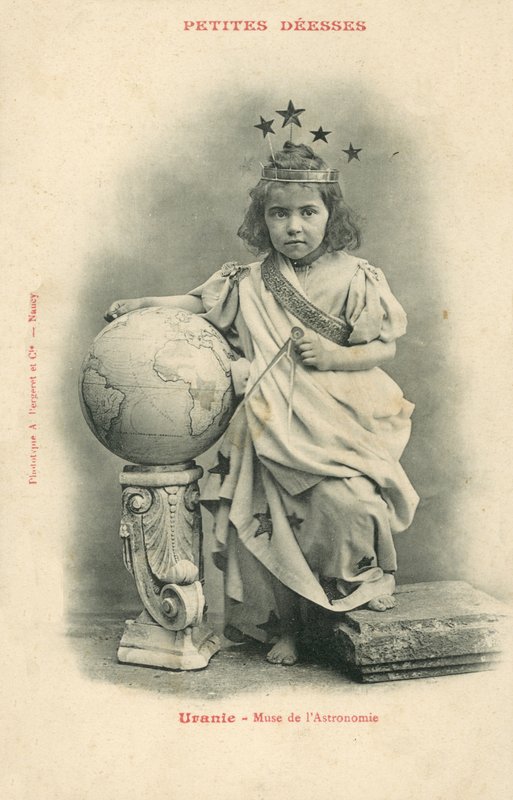 Uranie, muse of astronomy (b/w photo) 作者 法国摄影师